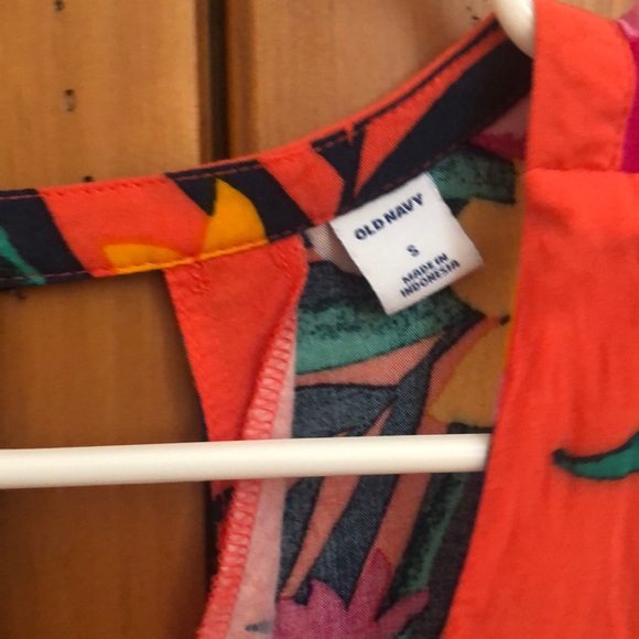 Hawaiian tank - Picture 2 of 3